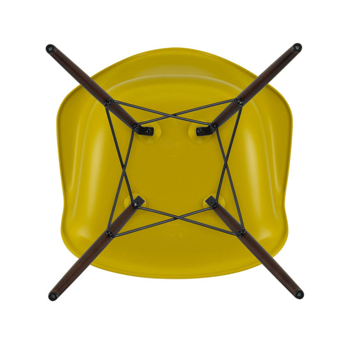 Cadeira de Braços em Plástico Eames DAW / Base Ácer Escuro